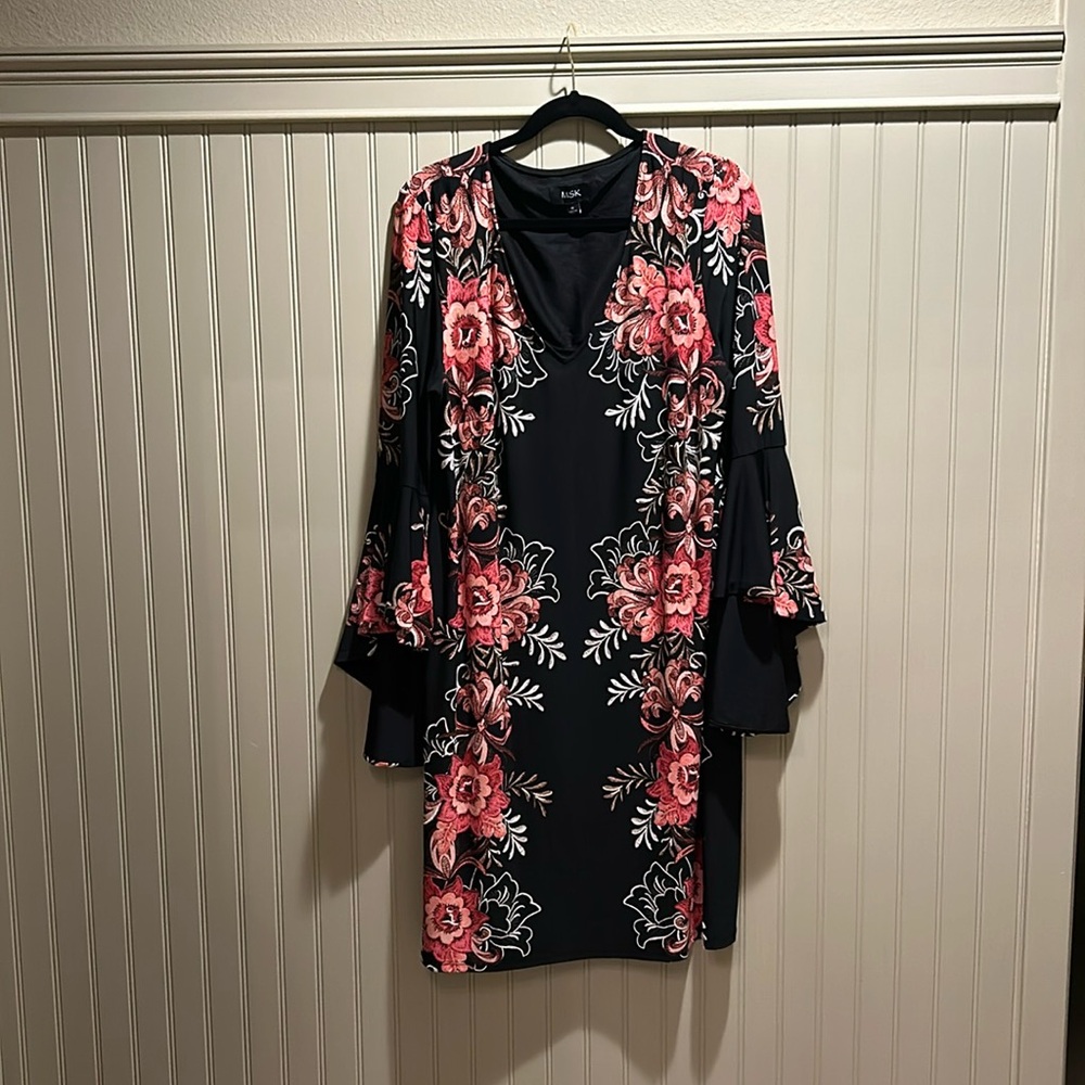 MSK Dress with dramatic Bell Sleeves in Beautiful Floral Jersey Stretch Size 14